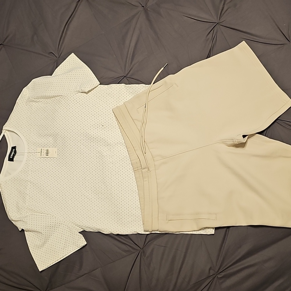 Express Men's OUTFIT! White Patterned Short-Sleeve Tee With Casual Shorts